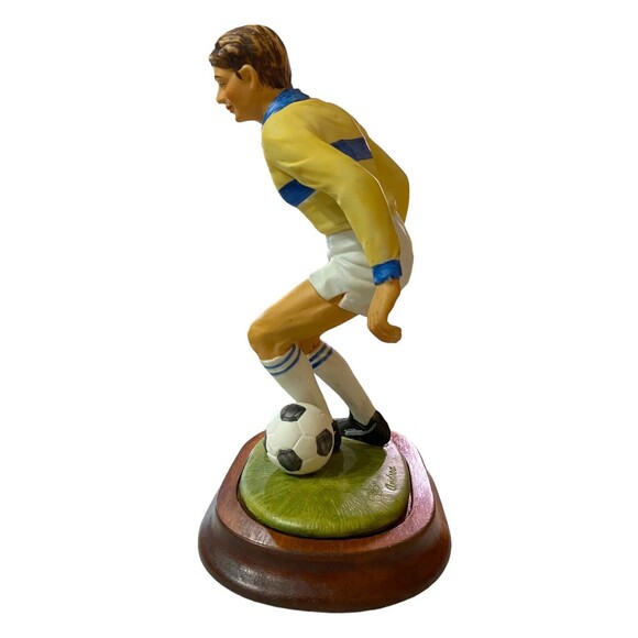 Vintage Andrea by Sadek Soccer Player Figurine w/Stand Hand Painted - Picture 3 of 12